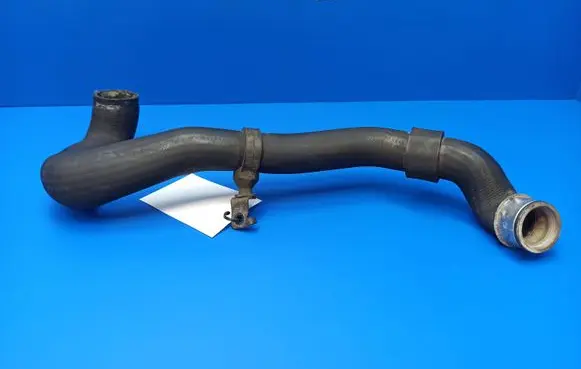 Mercedes-Benz C W203 Engine coolant pipe/hose 2035012882 A2035012882