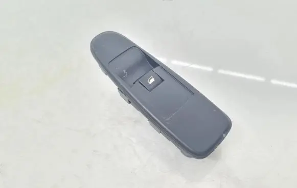 Citroen C4 I Picasso Electric window control switch 96639377ZD