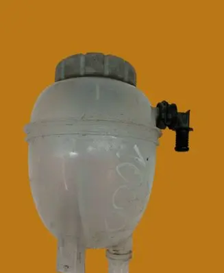 Mercedes-Benz C W205 Coolant expansion tank/reservoir A2225000549