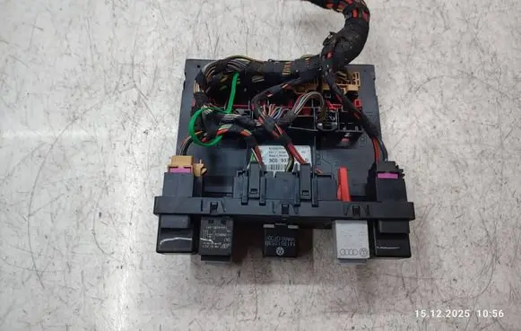 Volkswagen PASSAT B6 Comfort/convenience module 3C0937049D