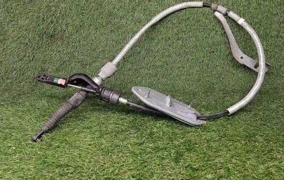 Toyota Camry VIII XV70 Gear shift cable linkage 