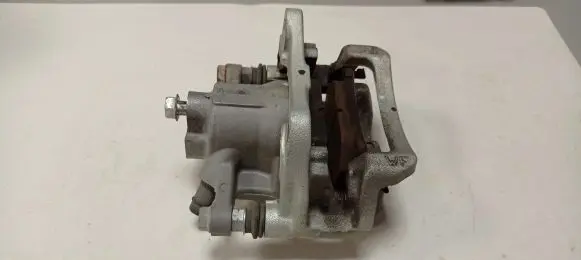 Toyota Highlander XU50 Rear brake caliper ADVICS 3139052