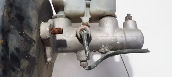 Master brake cylinder