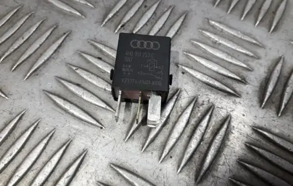 Skoda Fabia Mk2 (5J) Other relay 4H0951253C V23374-A1001-X010