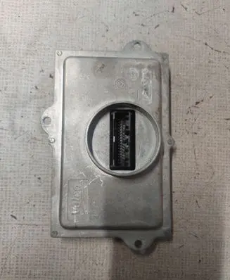 Peugeot 5008 II Xenon control unit/module 90093044
