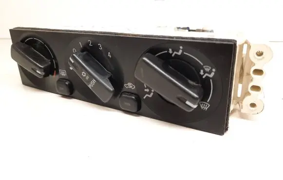 Mitsubishi Space Star Climate control unit MR262492