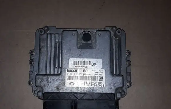 KIA Carens II Engine control unit/module 0281013072 3911327485 1039S16561