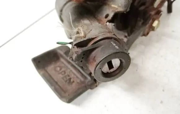 Volkswagen Golf IV Ignition lock contact 4b0305851a