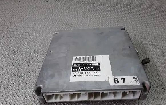 Toyota RAV 4 (XA20) Engine control unit/module 8966142A10