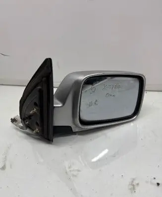 Nissan X-Trail T30 Front door electric wing mirror E13010621