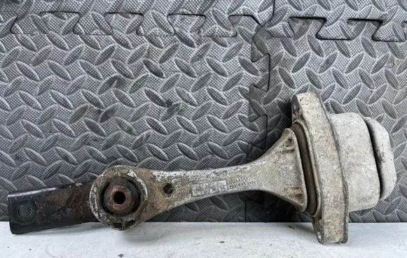 Audi A3 S3 8L Gearbox mounting bracket 1J0199851