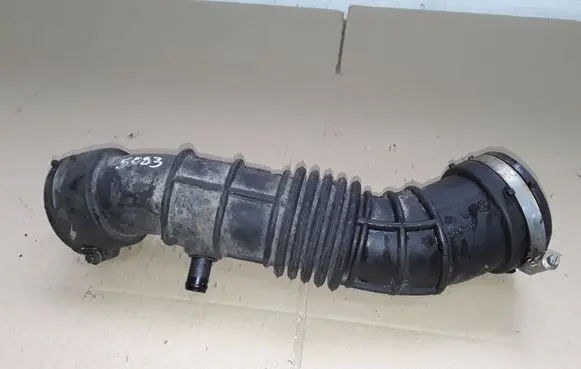 Renault Master III Turbo air intake inlet pipe/hose 8200873101B