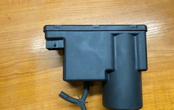Audi A6 S6 C5 4B Central locking vacuum pump 4A0862257A