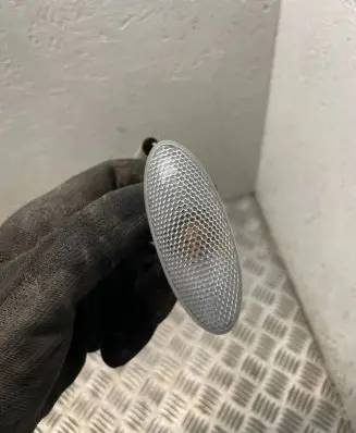Front fender indicator light