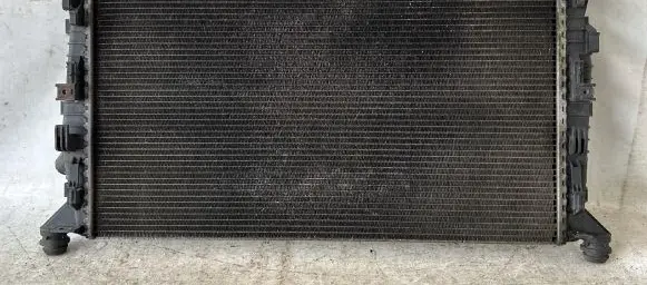 Ford C-MAX I Coolant radiator 3M5H8005TL