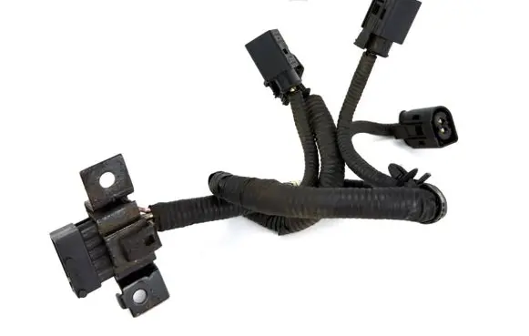 Hyundai ix 55 Fuel injector wires 338303A000