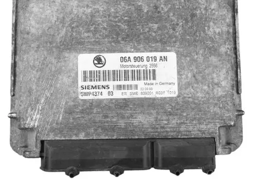 Skoda Octavia Mk1 (1U) Engine control unit/module 06A906019AN 5WP437403