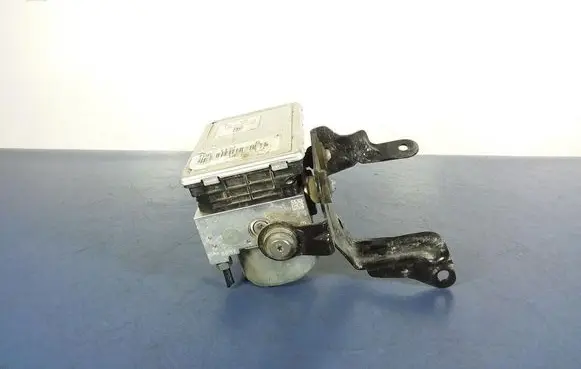 Ford Focus ABS Pump JX612B373LC