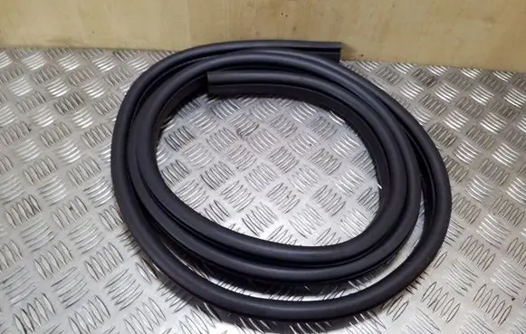 Ford Kuga II Front door rubber seal