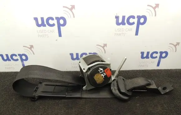 Opel Vectra B Front seatbelt D132