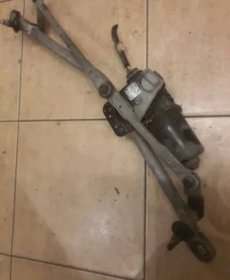 Front wiper linkage and motor