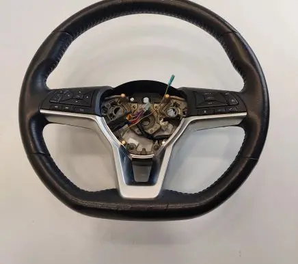 Nissan Leaf II (ZE1) Steering wheel