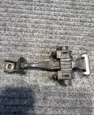 BMW X1 U11 Front door check strap stopper 9883823