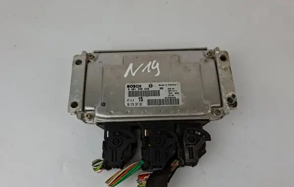 Volkswagen PASSAT B5.5 Engine control unit/module 9637838780 0261206246