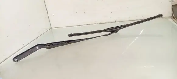 Front wiper blade arm