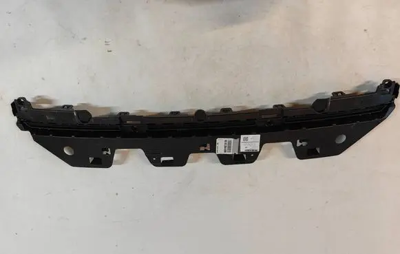 Renault 5 E-Tech Front bumper mounting bracket 620320460R