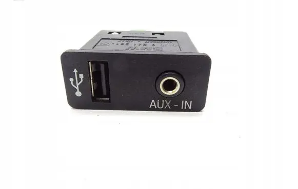 BMW X1 E84 AUX in-socket connector 9241331