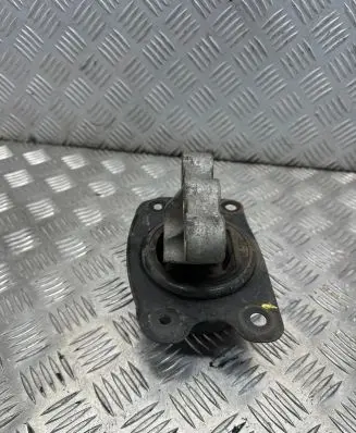 Opel Antara Engine mount bracket