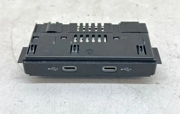 Volkswagen Caddy USB socket connector 5NA035736