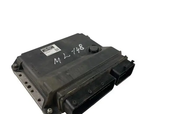 Lexus CT 200H Engine control unit/module 8966176120