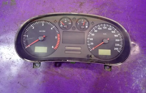 Seat Toledo II (1M) Speedometer (instrument cluster) 1M0920822D