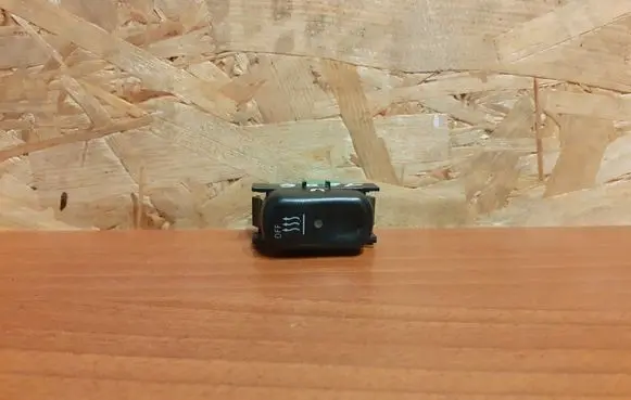 Mercedes-Benz A W168 Seat heating switch 2108212651 1896