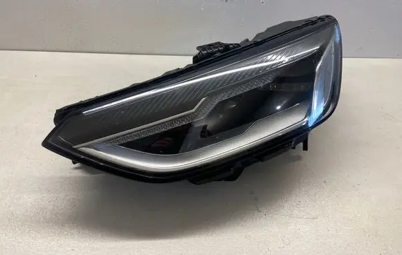 Audi A4 S4 B9 8W Headlight/headlamp 8W0941011 030111723100 LE18A6423