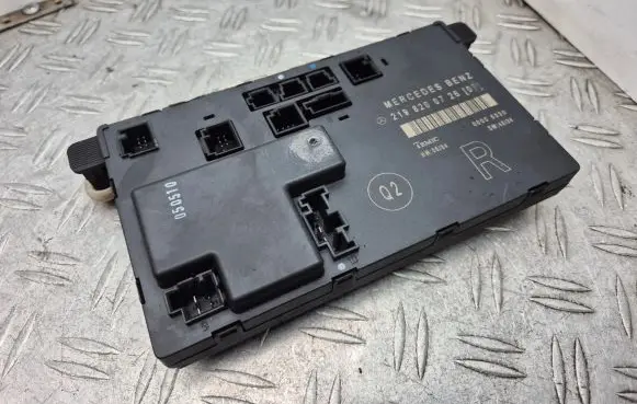 Mercedes-Benz CLS C219 Door control unit/module 2198200726