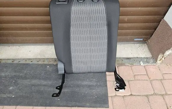 Opel Corsa F Second row seats OPELCZESCI.com-E55