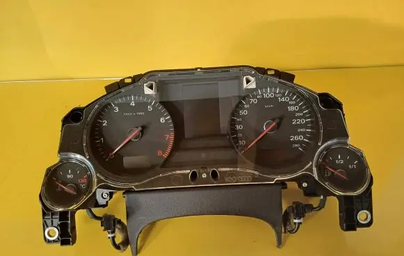 Audi A8 S8 D3 4E Speedometer (instrument cluster) 4E0920900T