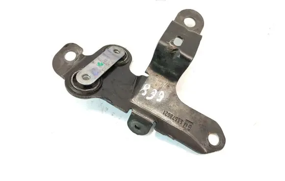 Opel Astra J Engine mounting bracket 55578621