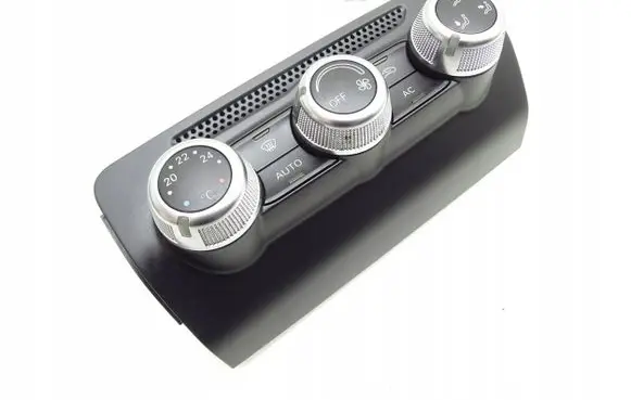 Audi A1 Climate control unit 8X0820043A