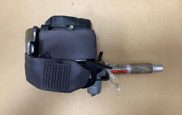 Volvo S60 Front seatbelt 39965831