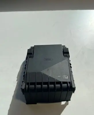 Volkswagen Caddy Fuse box cover 1K0937132F