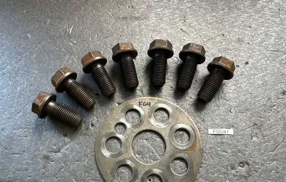 Nissan Patrol Y61 Flywheel bolts 1233306J00 123152W200