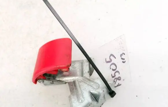 Volvo S40 Engine bonnet (hood) release handle