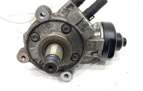 Skoda Octavia Mk3 (5E) Fuel injection high pressure pump 04L130755D