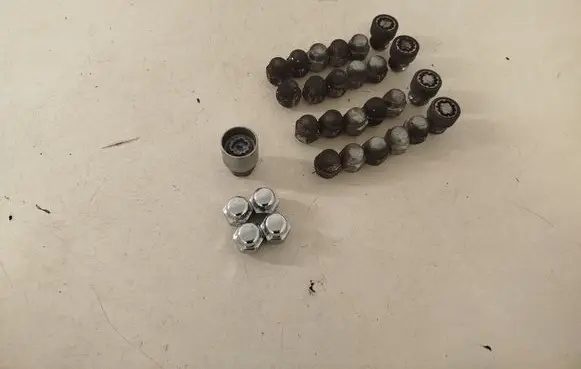 Nissan Navara D23 Nuts/bolts 