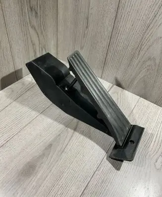 BMW 7 E65 E66 Accelerator throttle pedal 6766930