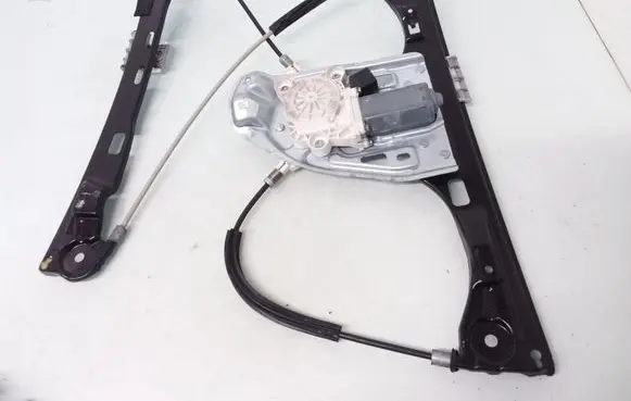 Mercedes-Benz C W203 Front door window regulator with motor A2118201842 A2037202346